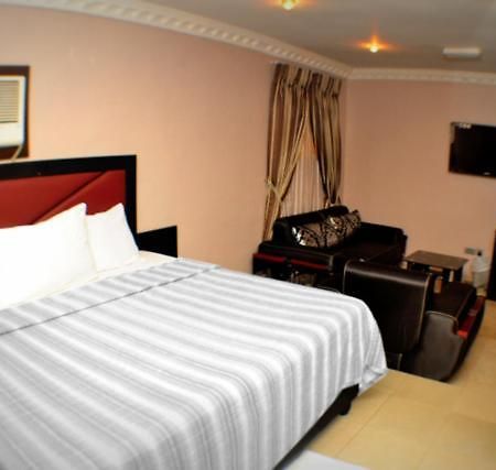 Maidaville Hotel And Suites Lagos Room photo