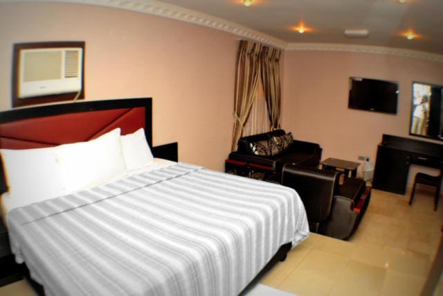 Maidaville Hotel And Suites Lagos Room photo