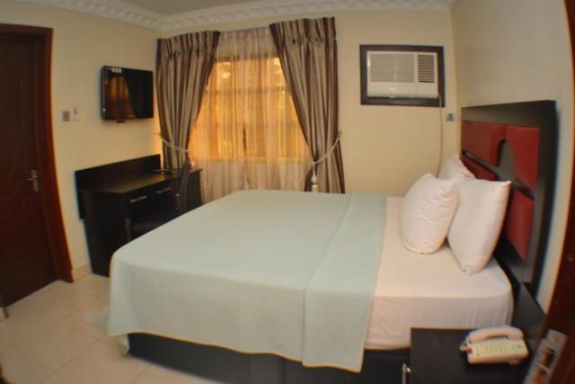 Maidaville Hotel And Suites Lagos Room photo